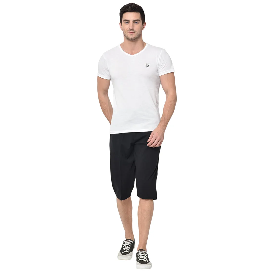 Vimal Jonney Cotton Blended Regular Fit Black 3/4th Capri For Men