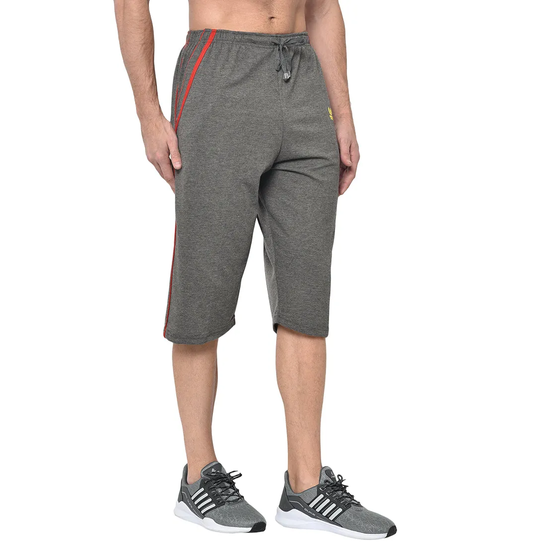 Vimal Jonney Cotton Blended Regular Fit Dark Grey 3/4th Capri For Men