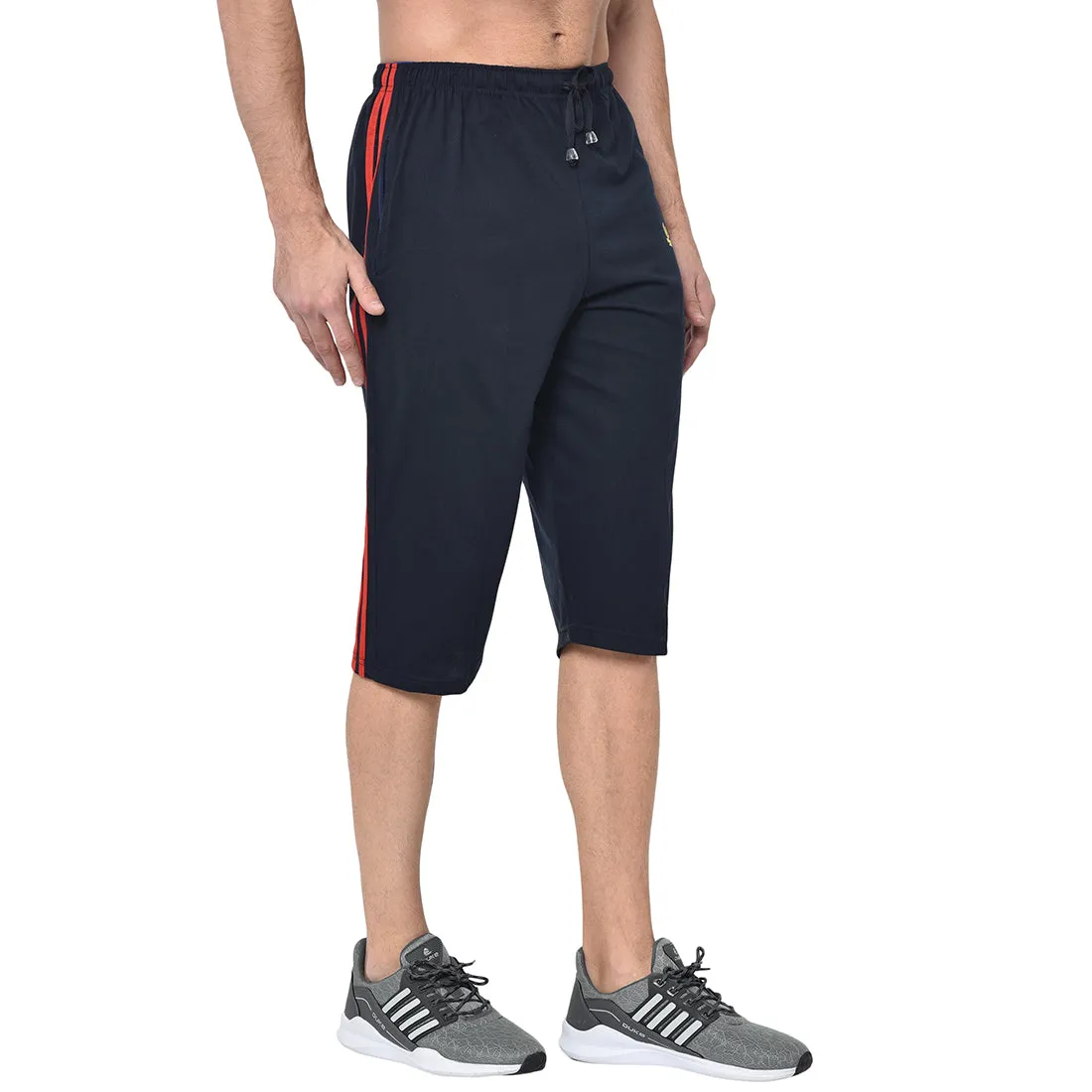 Vimal Jonney Cotton Blended Regular Fit Navy Blue 3/4th Capri For Men